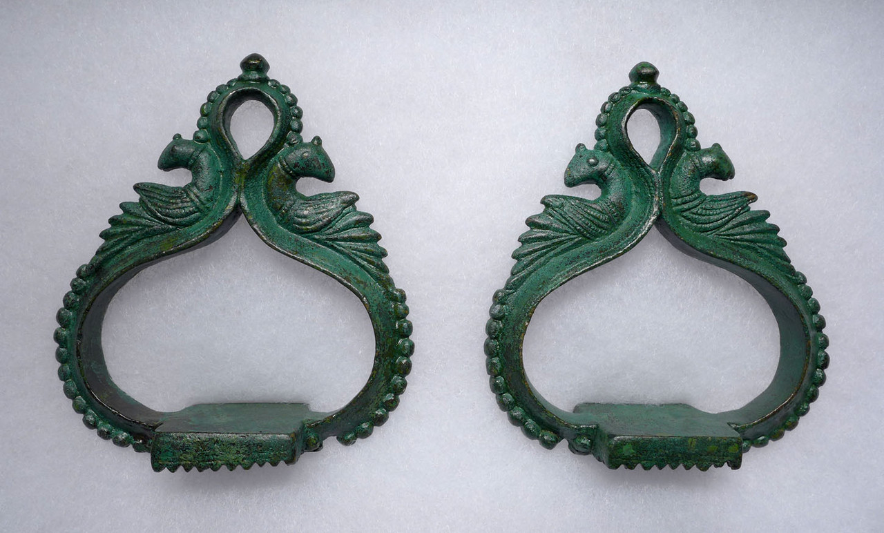 PAIR OF ANTIQUE INDIAN DECCANI BRONZE HORSE STIRRUPS WITH PEACOCKS  *LUR280