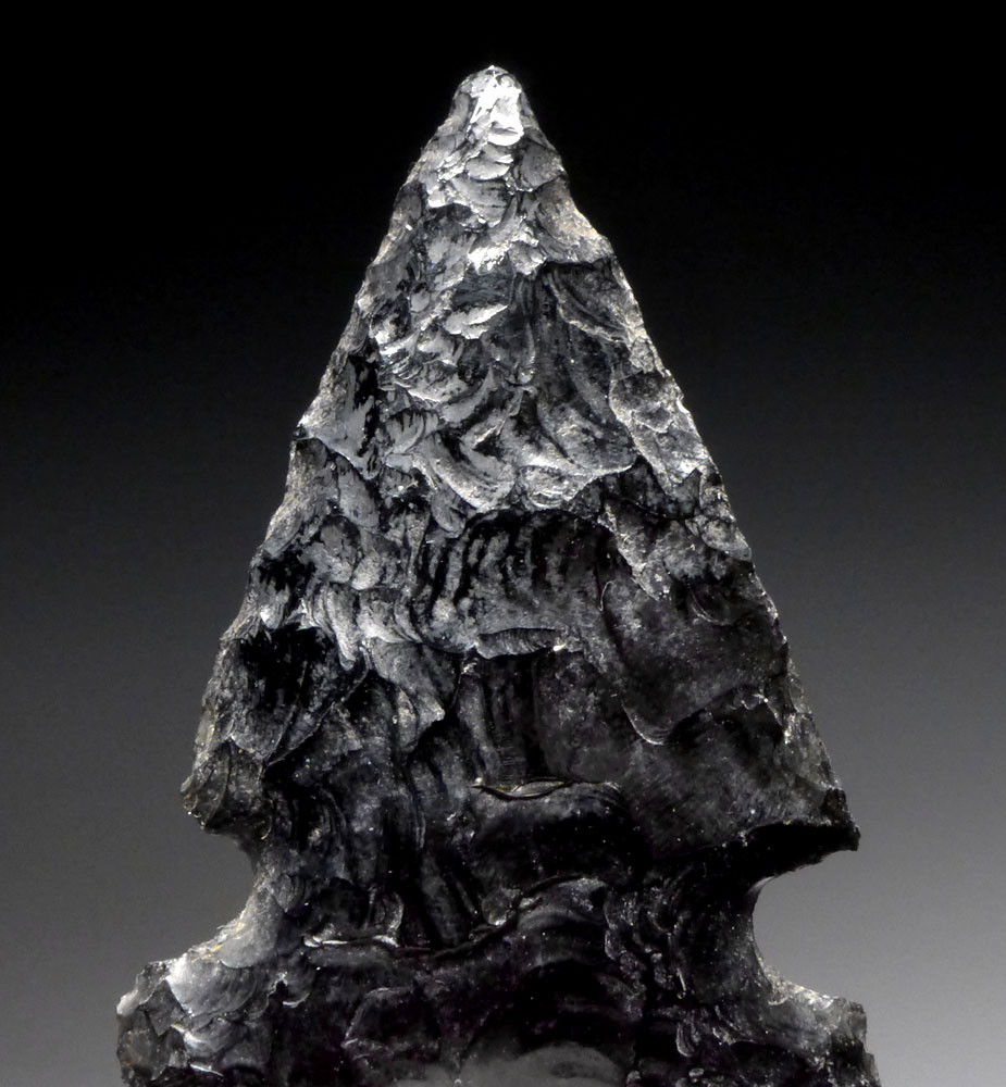 FINEST LARGE AZTEC PRE-COLUMBIAN OBSIDIAN ATLATL NOTCH BASE DART