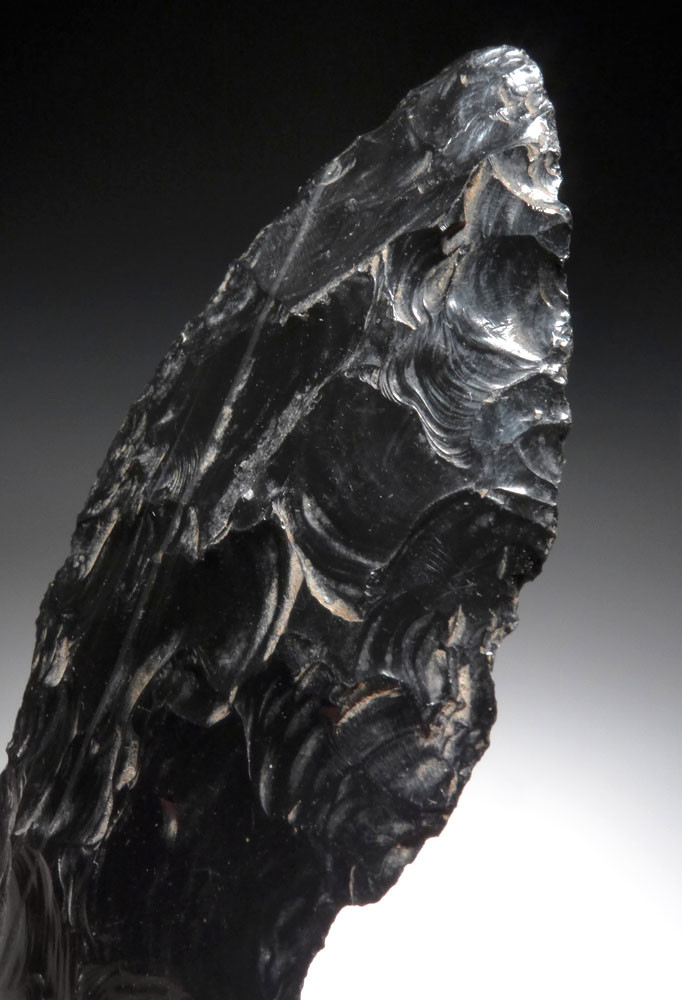 UNUSUALLY LARGE PRE-COLUMBIAN AZTEC OBSIDIAN ATLATL BIFACIAL