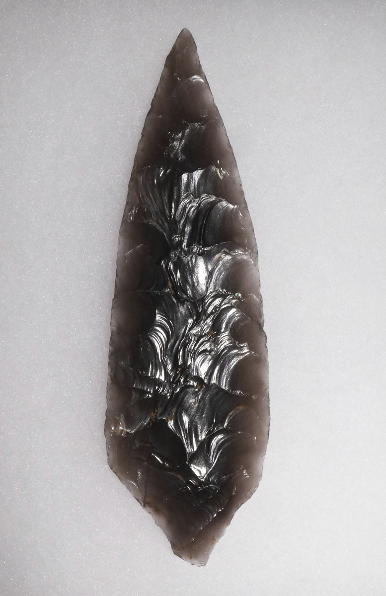 BREATHTAKING LARGE PRESTIGE ATLATL OBSIDIAN BIFACIAL SPEARHEAD OF