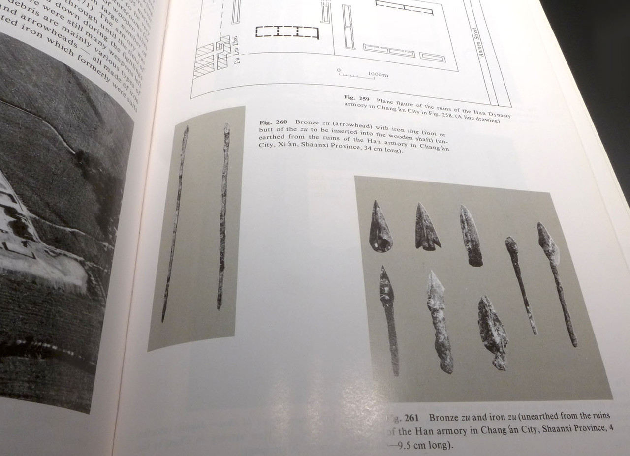 WEAPONS IN ANCIENT CHINA BOOK BY YANG HONG  *BK39