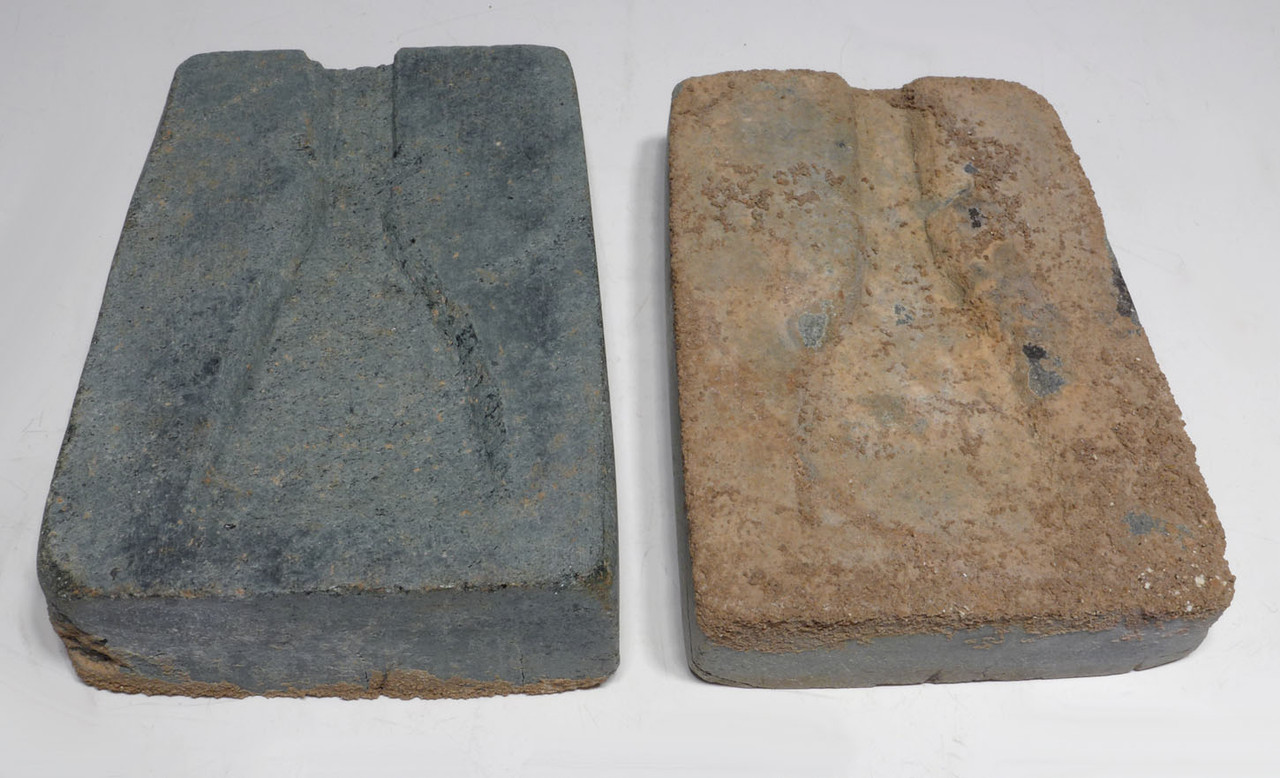 EXTREMELY RARE USED ANCIENT REVERSIBLE DUAL TYPE AXE MOLD FOR