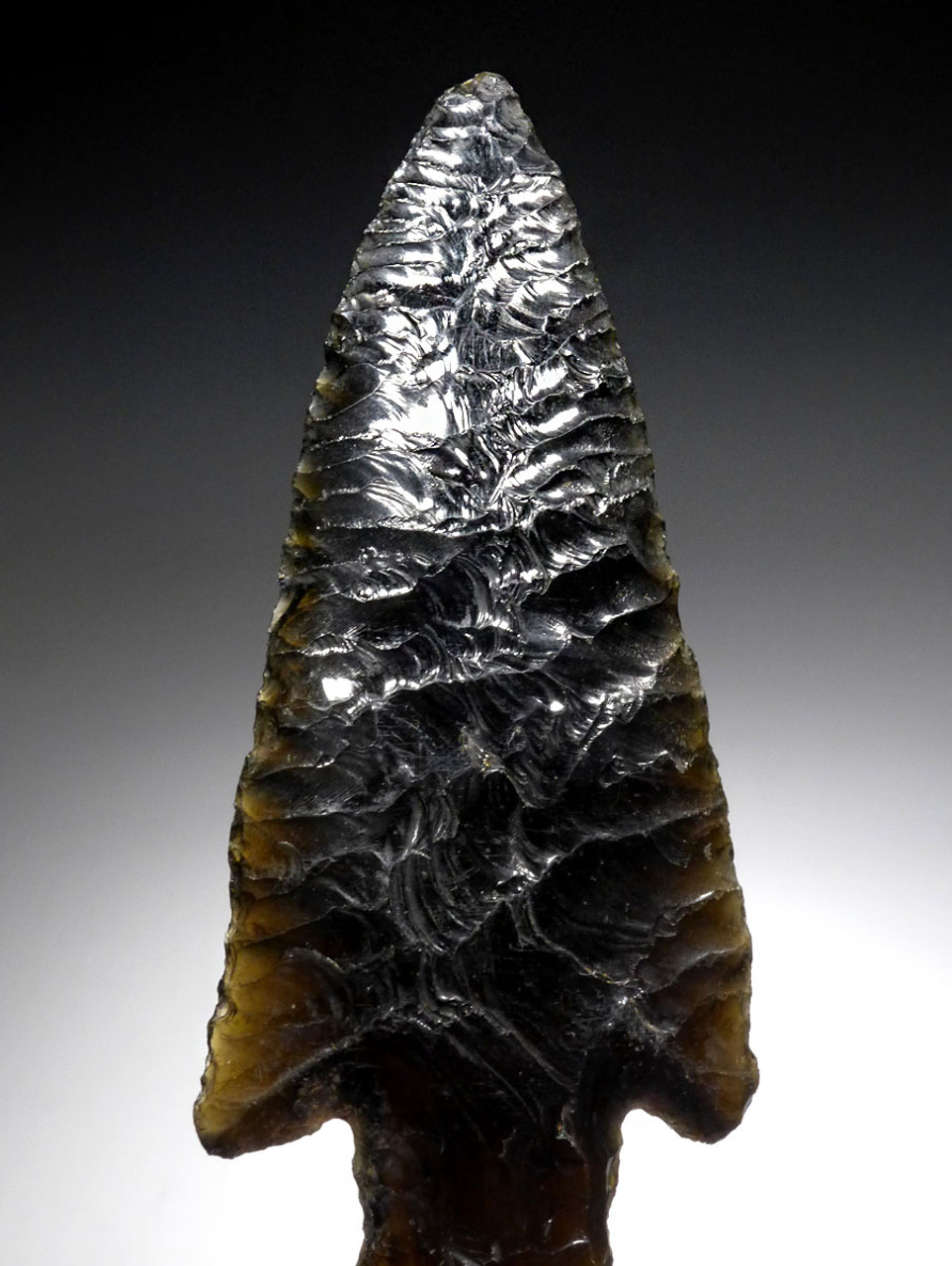 INVESTMENT-CLASS TEOTIHUACAN PRE-COLUMBIAN PARALLEL FLAKED PRESTIGE BIFACIAL SPEARHEAD IN GREEN OBSIDIAN  *PC495