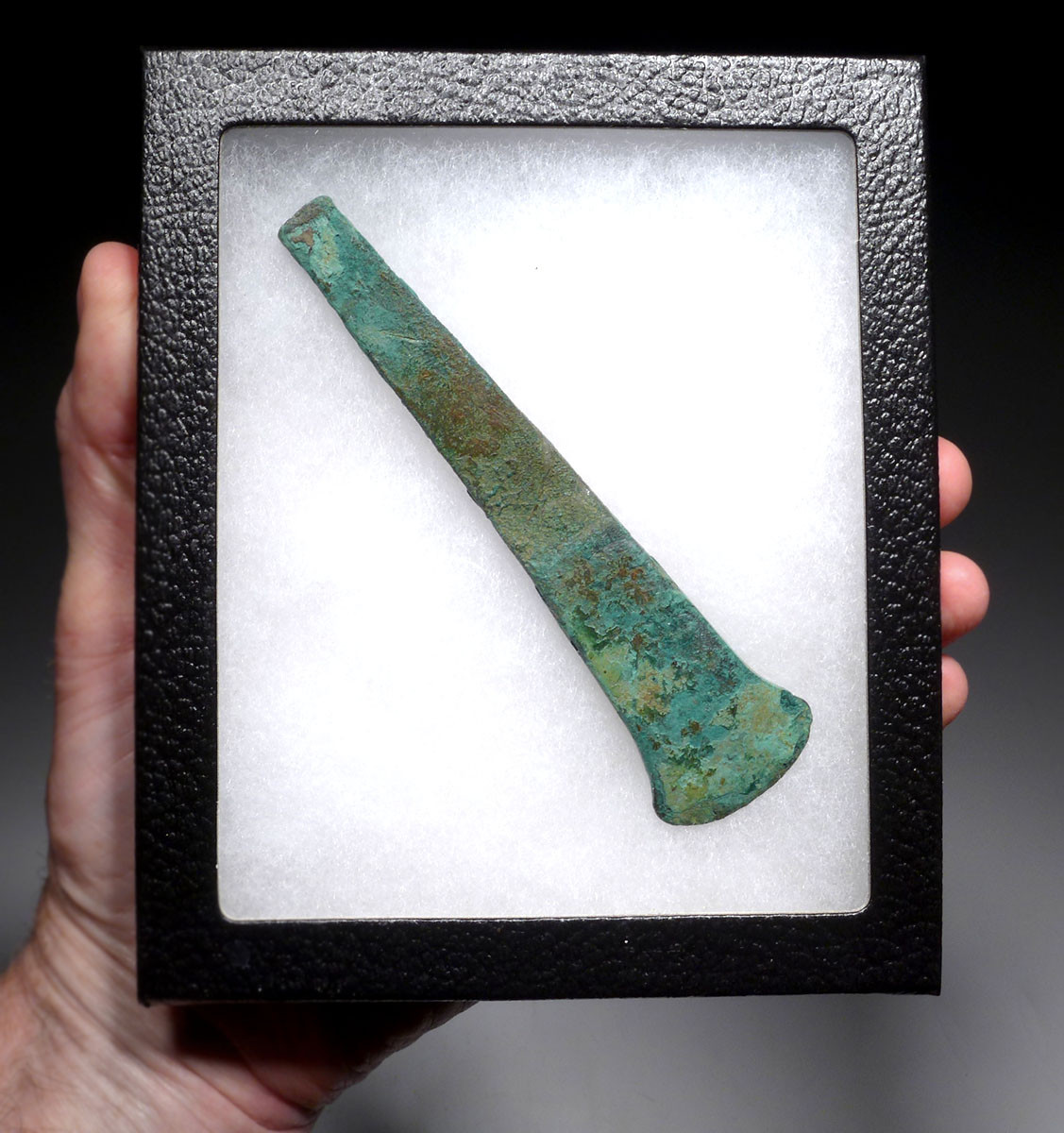 EXCEPTIONAL AND RARE BALKAN CHALCOLITHIC COPPER AXE - EUROPE'S EXCEPTIONAL AND RARE BALKAN CHALCOLITHIC COPPER AXE - EUROPE'S