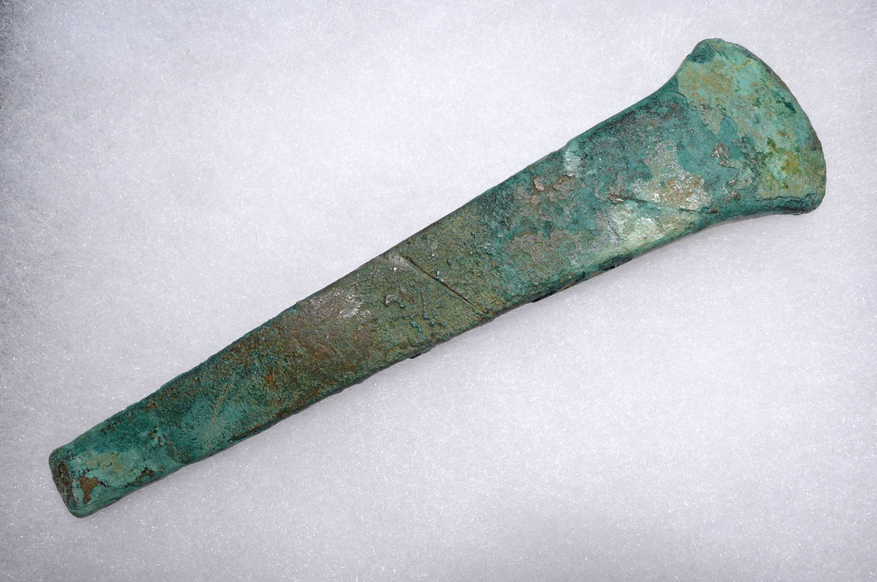 EXCEPTIONAL AND RARE BALKAN CHALCOLITHIC COPPER AXE - EUROPE'S
