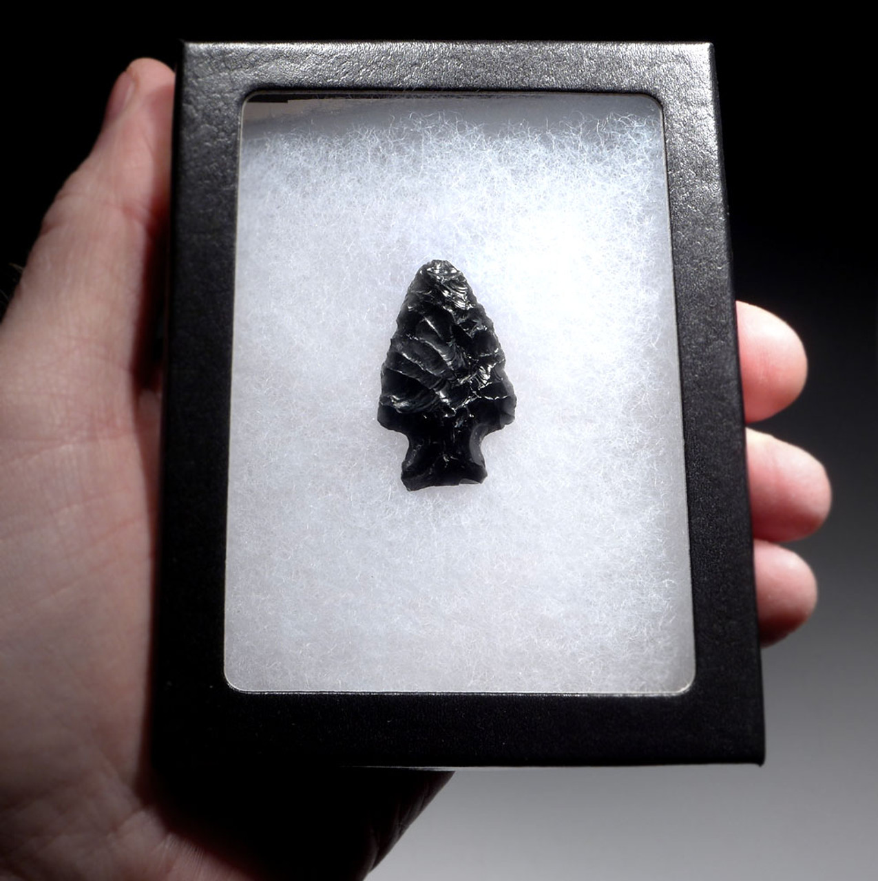 EXCEPTIONAL DELTA-SHAPED MAYAN OBSIDIAN ARROWHEAD  *PC512