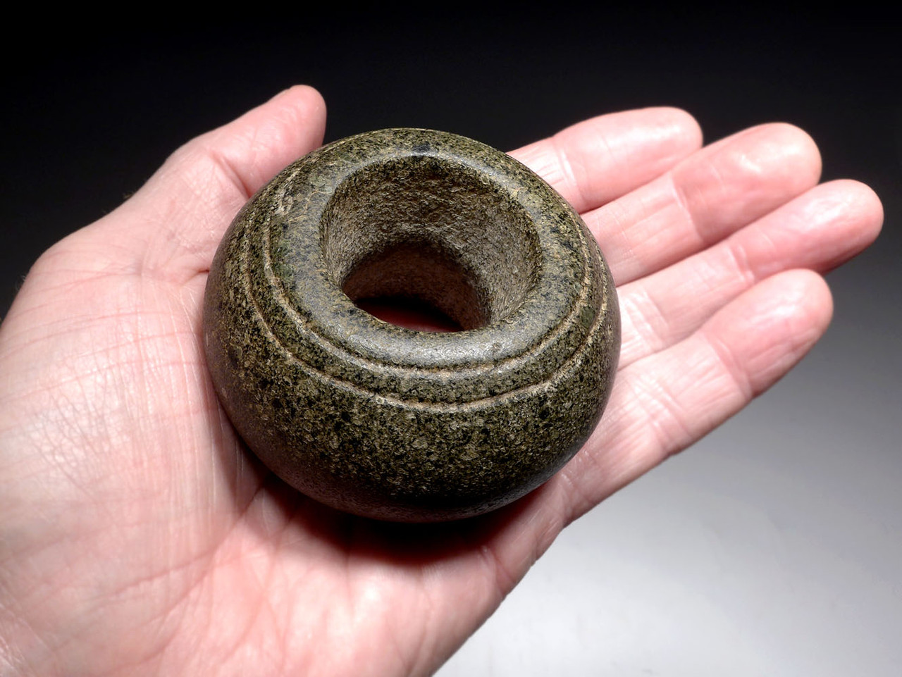 BEAUTIFUL GREATER NICOYA PRE-COLUMBIAN WAR MACE HEAD IN STUNNING GREEN PORPHYRY STONE  *PC526