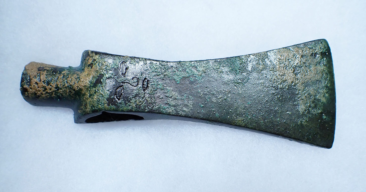 RARE ENGRAVED FACES DECORATED ANCIENT BRONZE SPIKED HAMMER WAR AXE FROM THE SAKA INDO SCYTHIAN CULTURE  *LUR367