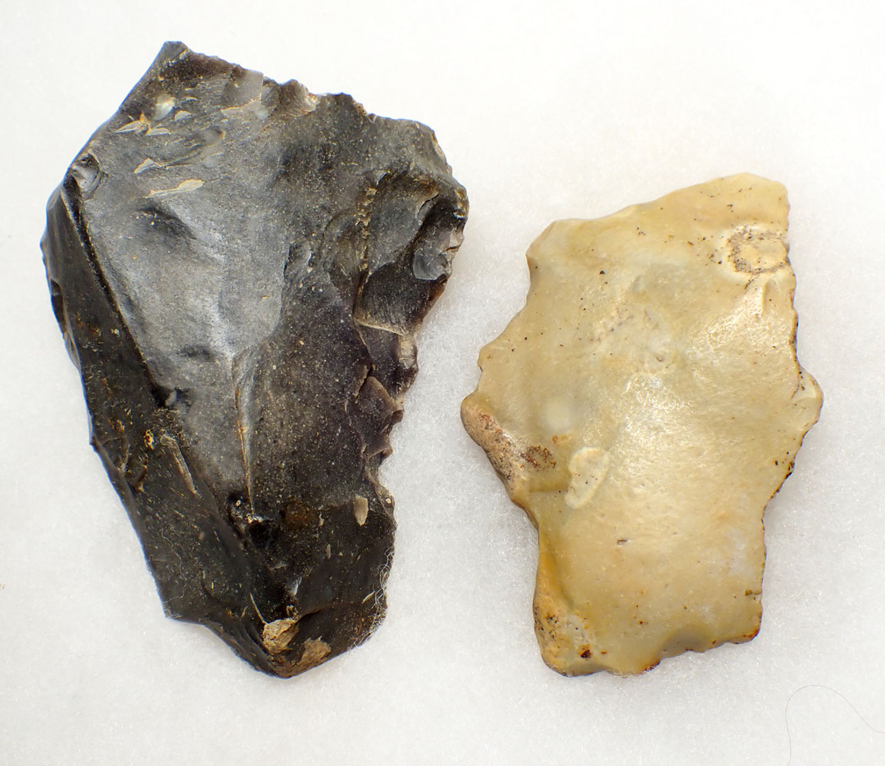 EUROPEAN DUTCH NEOLITHIC FLINT FLAKE SCRAPER AND TOOL CORE FROM THE MICHELSBERG CULTURE OF THE NETHERLANDS  *N285