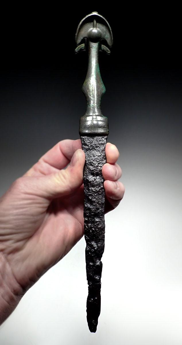 MUSEUM-CLASS IRON AND BRONZE PRESTIGE DAGGER KNIFE FROM A NOBLE OF ANCIENT NEAR EAST LURISTAN  *LUR393