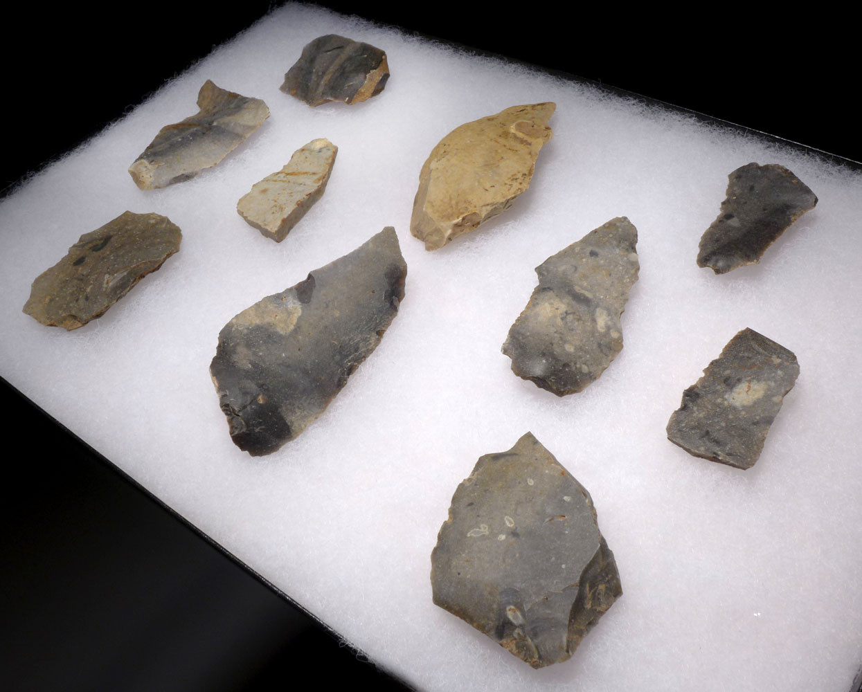 TEN EUROPEAN NEOLITHIC MICHELSBERG CULTURE FLINT FLAKE TOOLS FROM