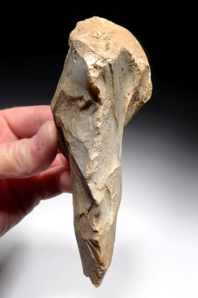 UNUSUAL HOMO ERECTUS ACHEULEAN HAND AXE FROM FRANCE WITH INTELLIGENT ERGONOMIC GRIP  *M421