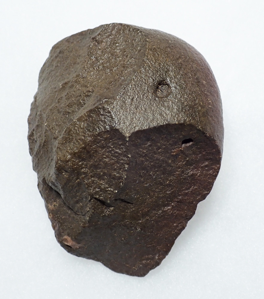 EXCEPTIONAL MODE 1 BASALT AFRICAN OLDOWAN PEBBLE CHOPPER AXE WITH FINGER GRIP  *PB210