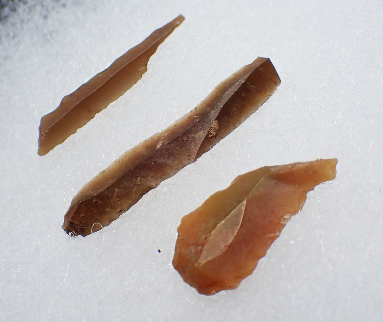 RARE CRO-MAGNON FLINT MICROLITH FLAKE TOOLS FROM FAMOUS PREHISTORIC ART CAVE GROTTE DES HARPONS IN FRANCE  *UP059