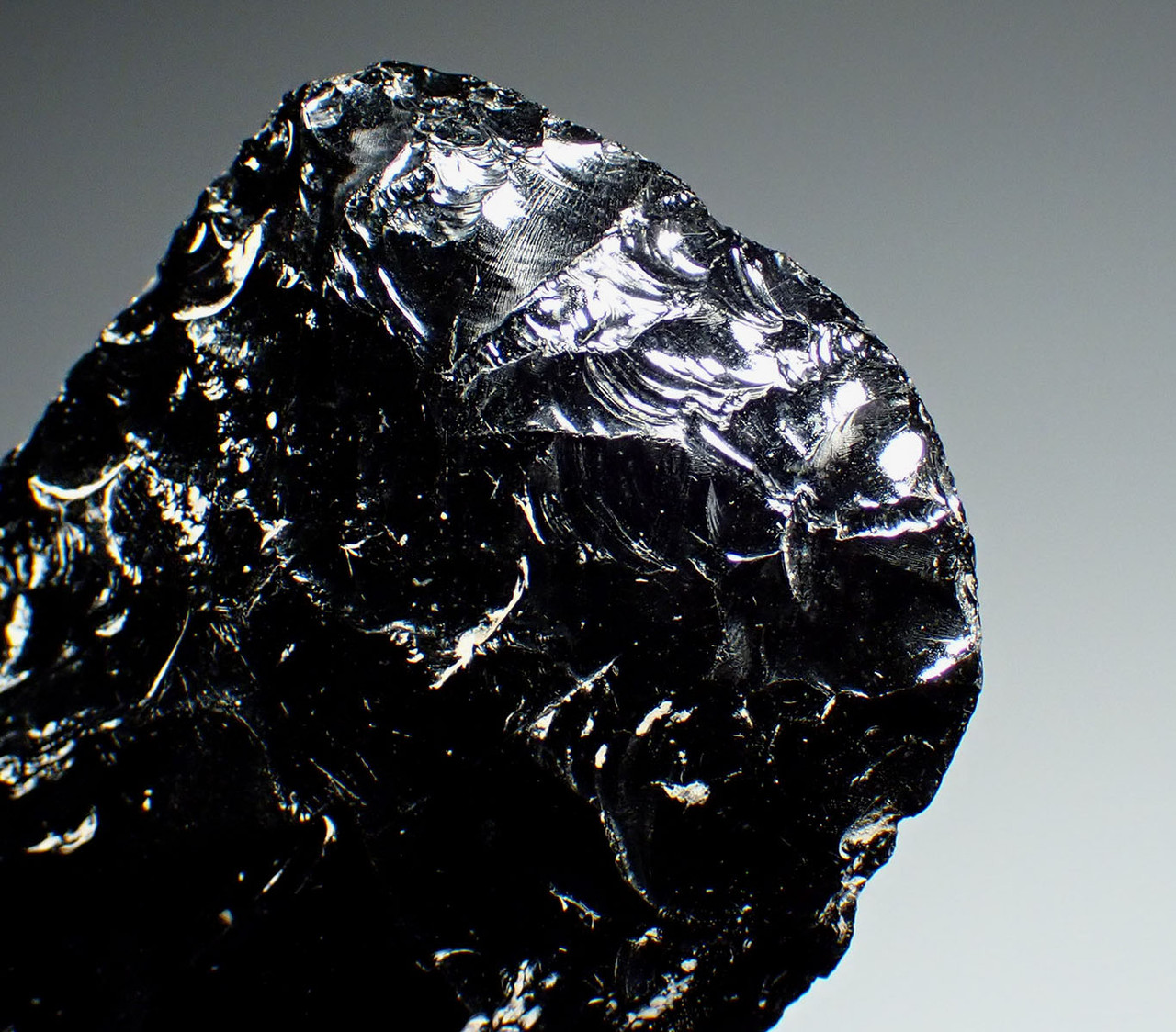 MAYAN PRE-COLUMBIAN OBSIDIAN BIFACIAL FLAKED CELT WAR AXE  *PC605