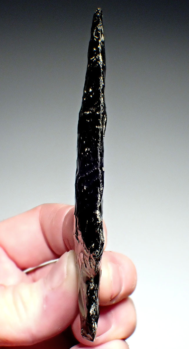 SPECTACULAR GREEN OBSIDIAN ROYAL PRESTIGE SPEARHEAD FROM THE ANCIENT PRE-COLUMBIAN TEOTIHUACAN EMPIRE  *PC613
