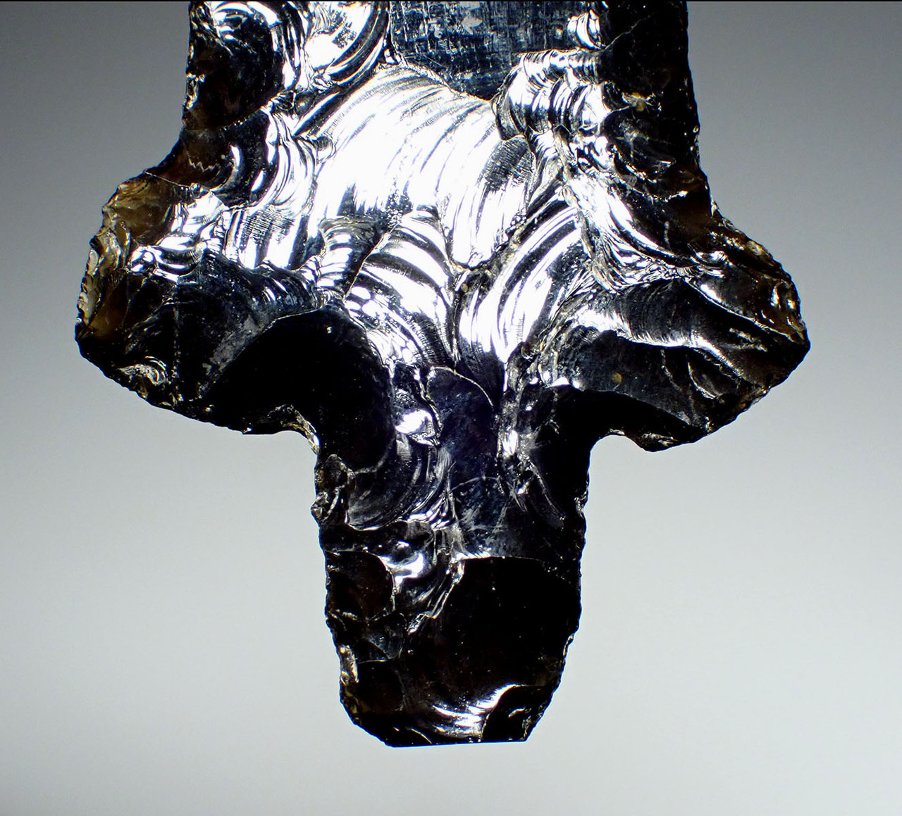 SPECTACULAR GREEN OBSIDIAN ROYAL PRESTIGE SPEARHEAD FROM THE ANCIENT PRE-COLUMBIAN TEOTIHUACAN EMPIRE  *PC613