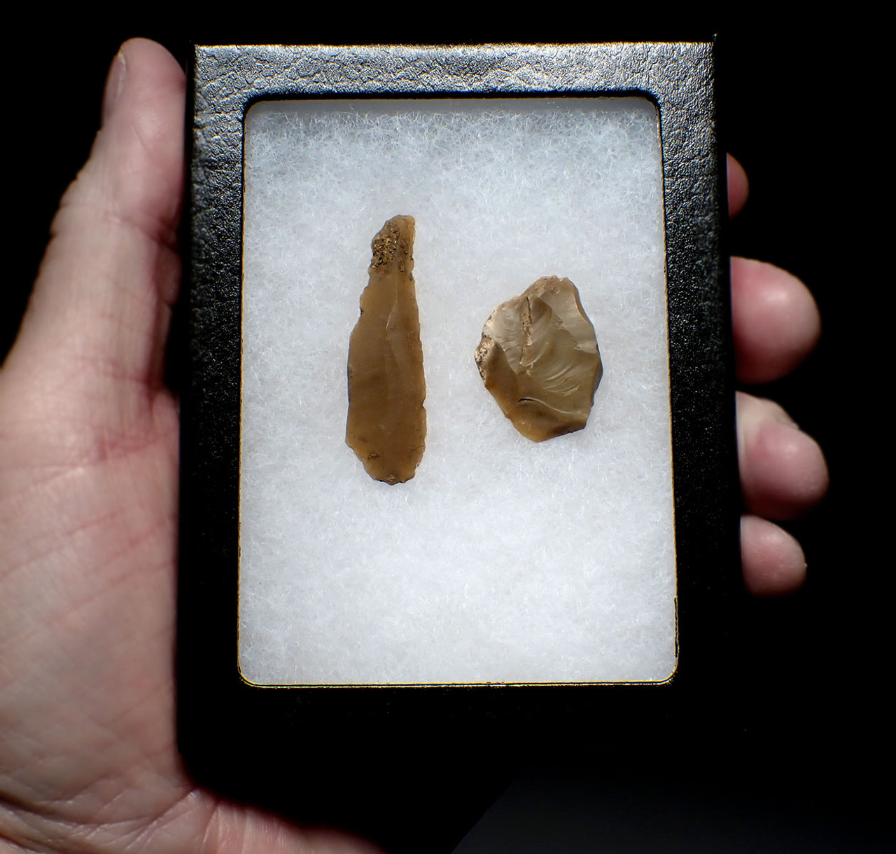 TWO CRO-MAGNON MAGDALENIAN FLINT FLAKE TOOLS FROM FAMOUS CAVE PAINTING GROTTE DU PLACARD SITE IN FRANCE  *UP083