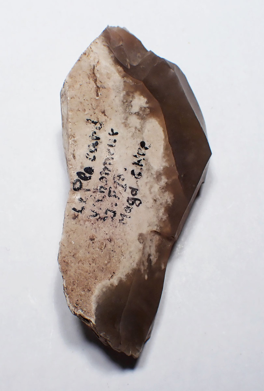 CRO-MAGNON ART-MAKING DIHEDRAL BURIN FLAKE TOOL FROM THE FAMOUS UPPER PALEOLITHIC MAGDALENIAN PLACARD CAVE ART SITE IN FRANCE  *UP079