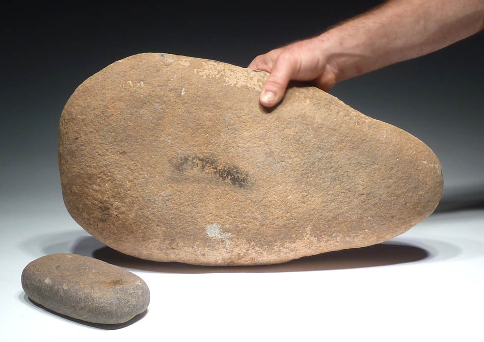 MUSEUM-CLASS LARGE AFRICAN CAPSIAN NEOLITHIC STONE GRINDING MILL AND RUBBING STONE *CAP181