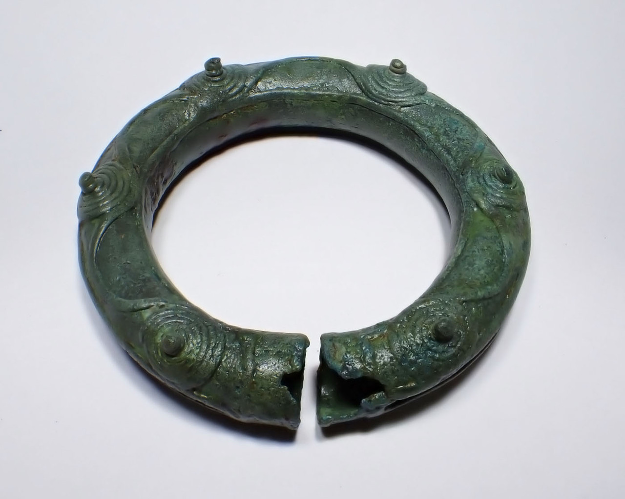 BEAUTIFULLY UNIQUE ANCIENT BRONZE HOLLOW "NIPPLE" BANGLE BRACELET FROM THE SOUTHEAST ASIA DONG SON CULTURE  *SEA19