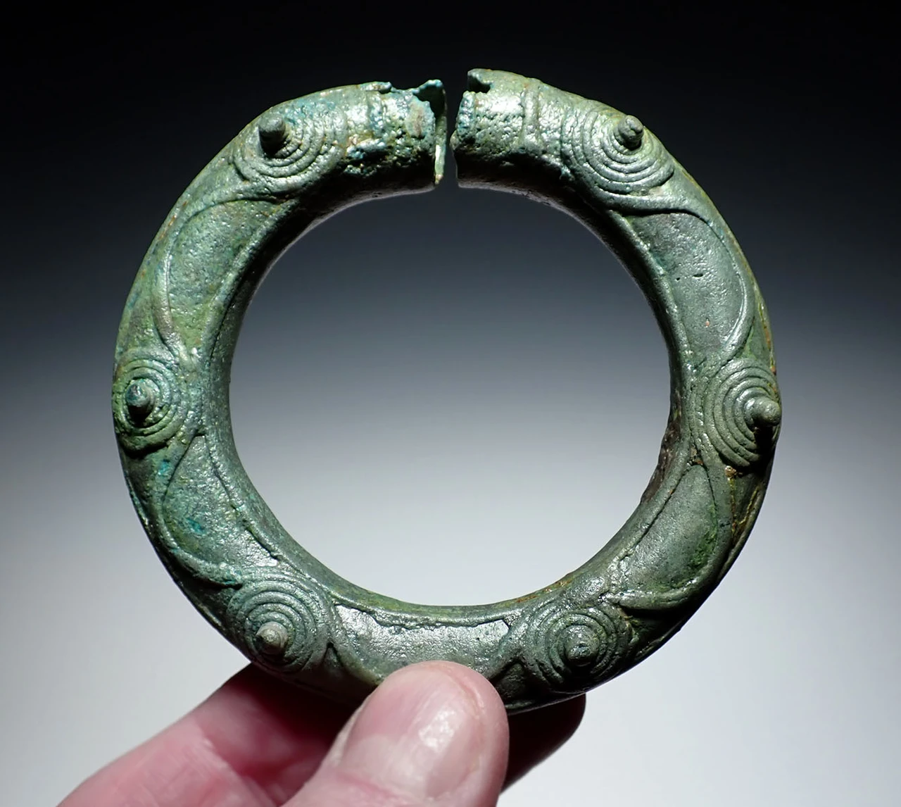 BEAUTIFULLY UNIQUE ANCIENT BRONZE HOLLOW "NIPPLE" BANGLE BRACELET FROM THE SOUTHEAST ASIA DONG SON CULTURE  *SEA19