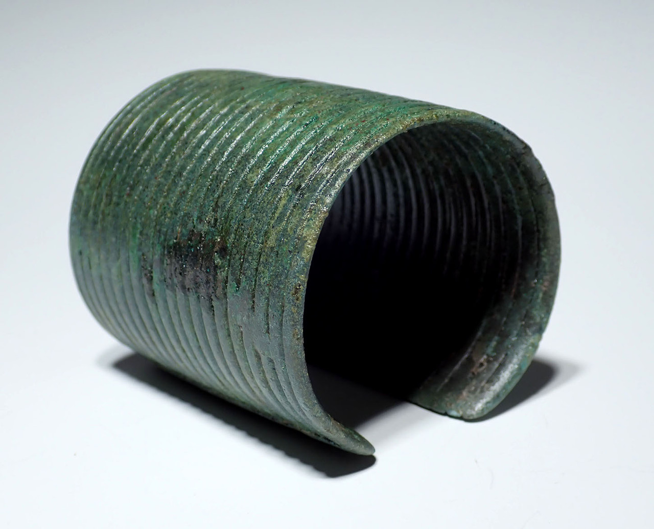 SPECTACULAR SOLID ANCIENT BRONZE WIDE CUFF PRESTIGE BANGLE BRACELET FROM THE SOUTHEAST ASIA DONG SON CULTURE  *SEA11