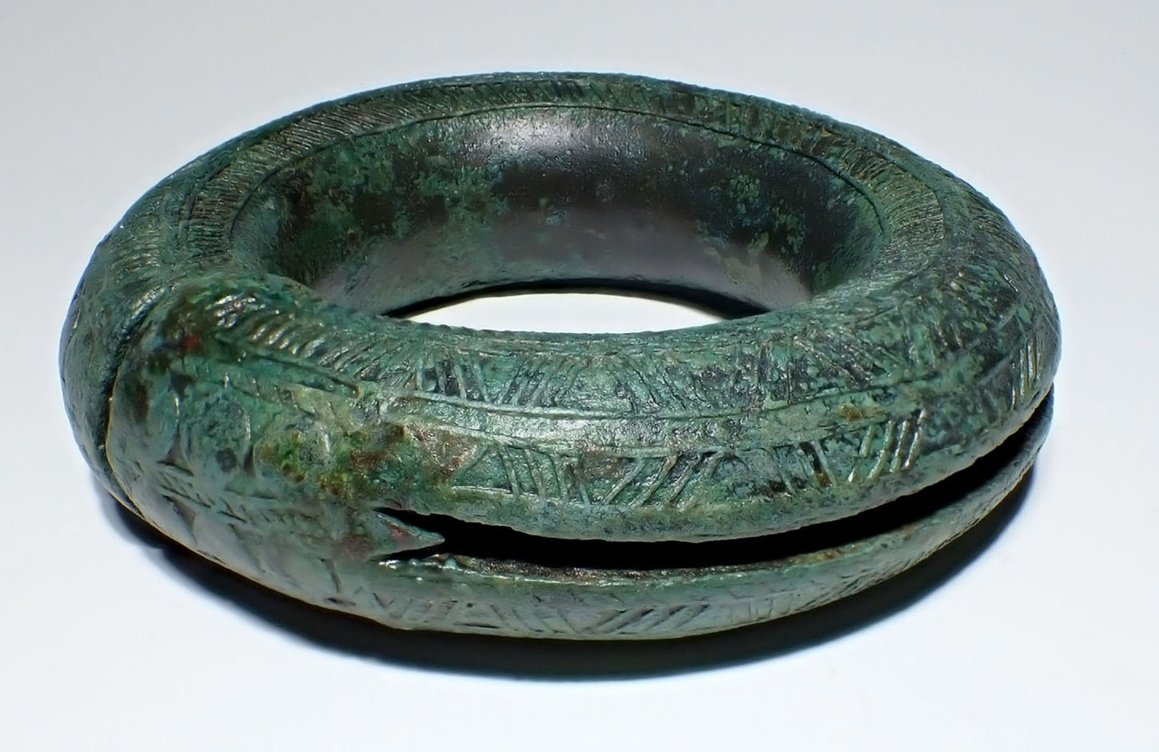 MUSEUM-CLASS LARGE DECORATIVE ANCIENT BRONZE PRESTIGE BANGLE BRACELET FROM THE SOUTHEAST ASIA DONG SON CULTURE  *SEA17