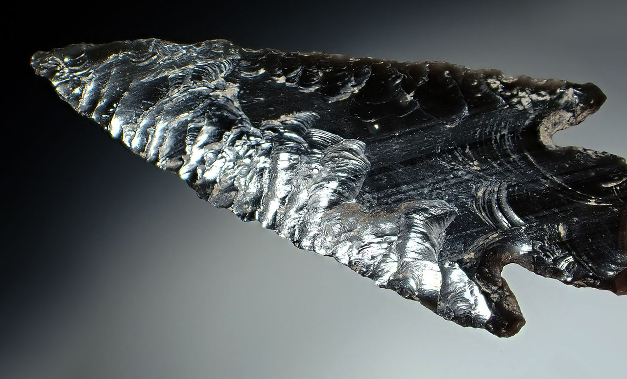 SUPREME LARGE PRESTIGE ATLATL BANDED OBSIDIAN BIFACIAL SPEARHEAD OF THE PRE-COLUMBIAN AZTECS  *PC650