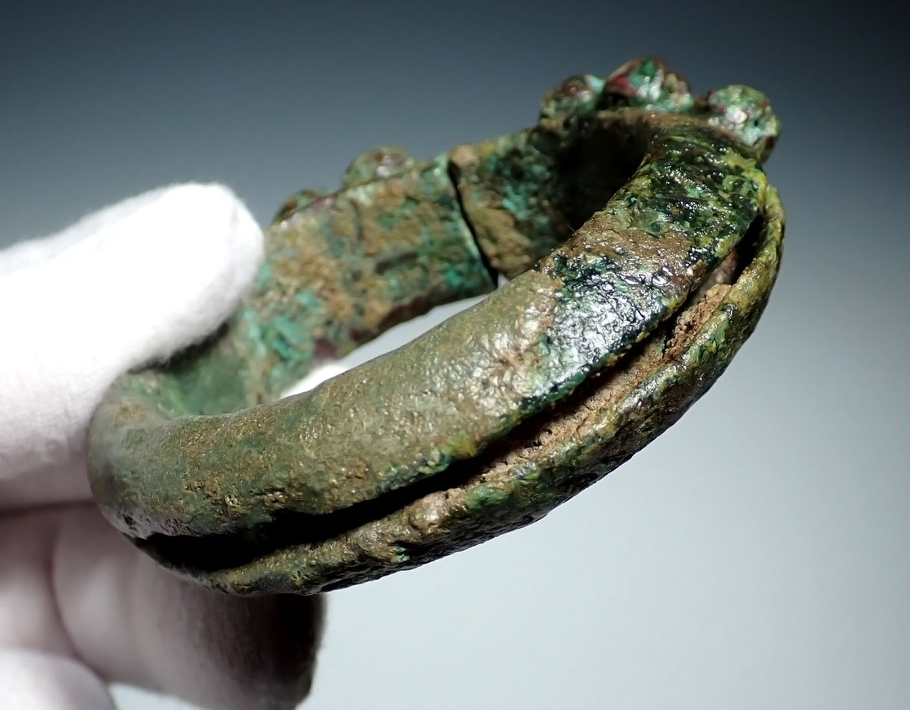 DECORATIVE ANCIENT BRONZE OPEN CUFF BANGLE BRACELET WITH INTEGRAL RATTLES  FROM THE SOUTHEAST ASIA DONG SON CULTURE  *SEA32