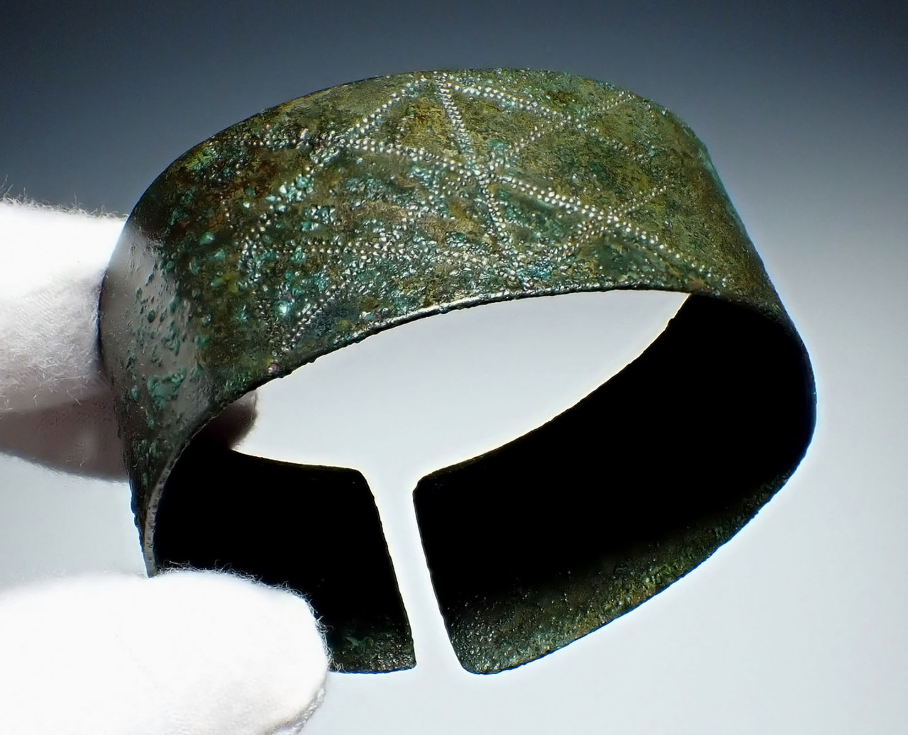 EXTREMELY RARE DECORATED LURISTAN HAMMERED BRONZE BANGLE BRACELET CUFF FROM THE ANCIENT NEAR EAST  *LUR431