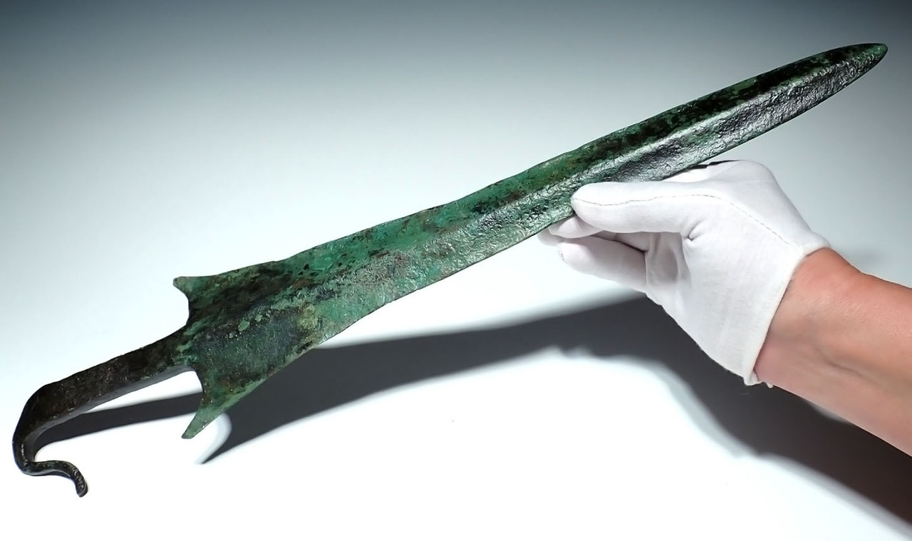 FUNCTIONAL ANCIENT LURISTAN BRONZE BARBED SWORD FROM THE NEAR EAST WITH EVIDENCE OF COMBAT USE  *LUR426