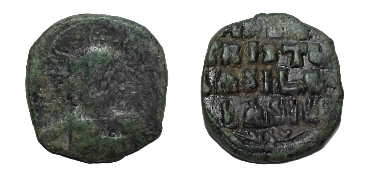 ROMAN BYZANTINE ANONYMOUS BRONZE FOLLIS ANCIENT COIN OF CHRIST WITH JESUS CHRIST KING OF KINGS INSCRIPTION CLASS A3  *AC237