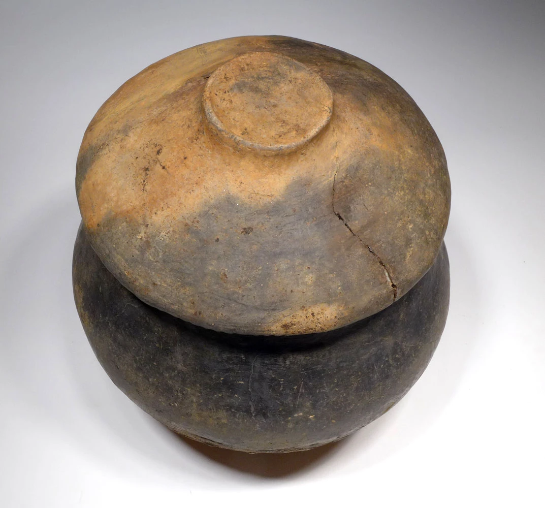 MUSEUM-CLASS ANCIENT PRESTIGE CLASS CERAMIC URN WITH LID FROM THE EUROPEAN BRONZE AGE URNFIELD LUSATIAN CULTURE  *URN31