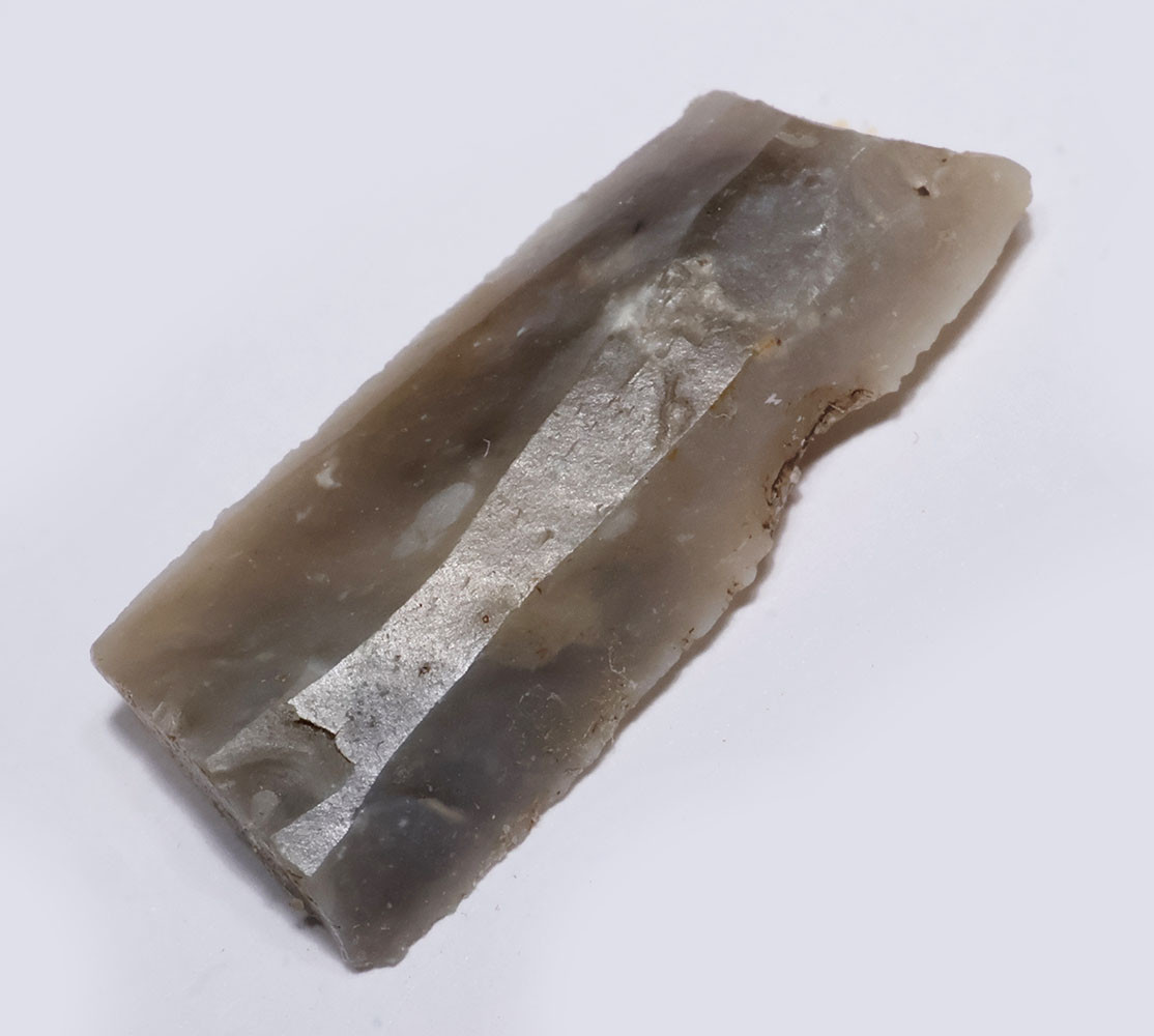 RARE BRITISH TARDENOISIAN CULTURE FLINT MICROLITH BLADE FLAKE TOOL FROM MESOLITHIC - EPIPALEOLITHIC ENGLAND  *N347