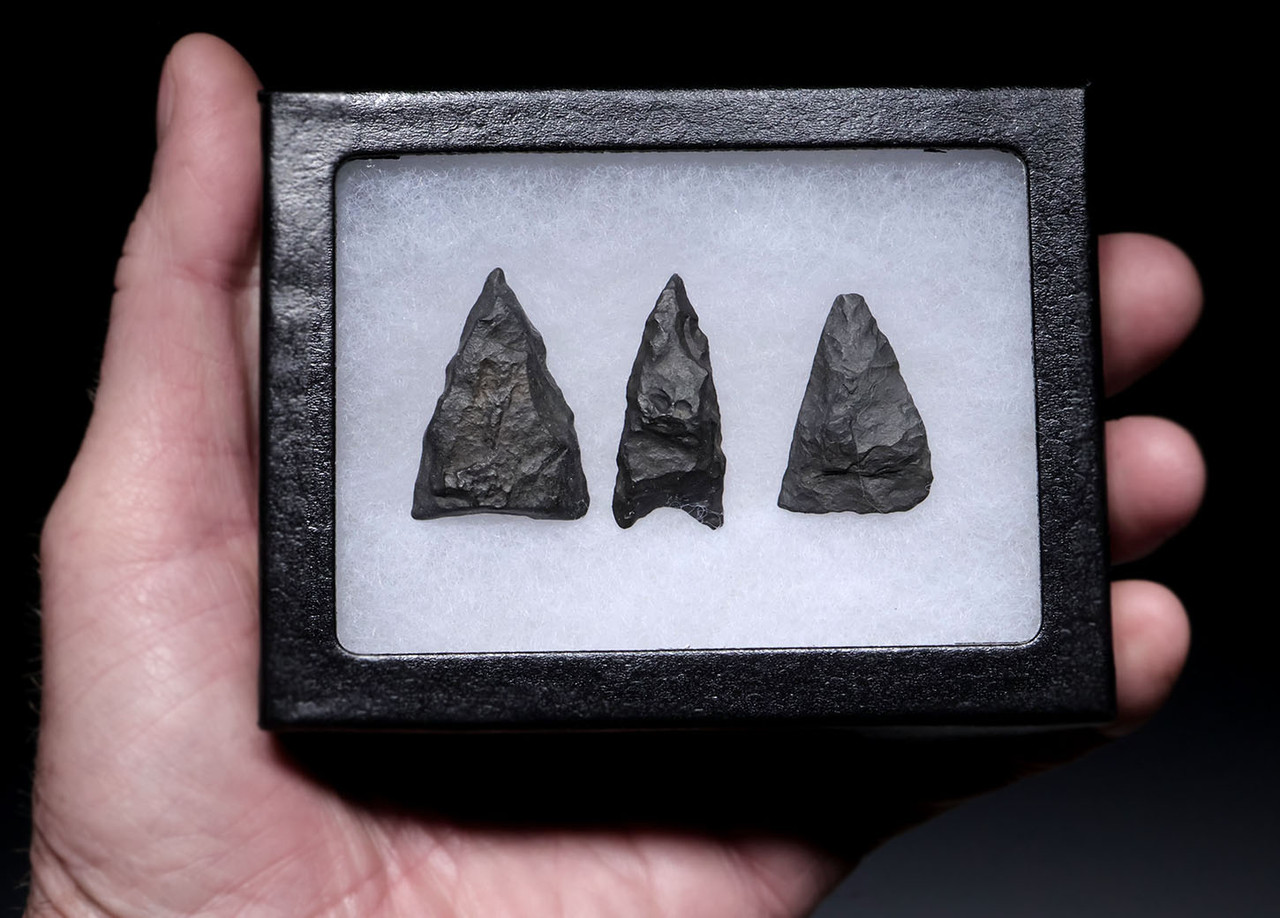 THREE CAPSIAN EPIPALEOLITHIC INDURATED SHALE PROJECTILE POINT ARROWHEADS FROM NORTH AFRICA  *CAP466