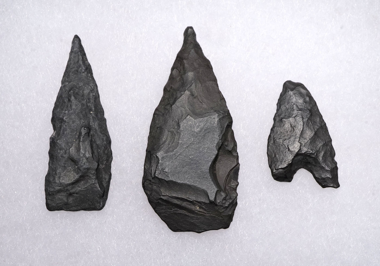 THREE CAPSIAN EPIPALEOLITHIC INDURATED SHALE PROJECTILE POINT ARROWHEADS FROM NORTH AFRICA  *CAP461