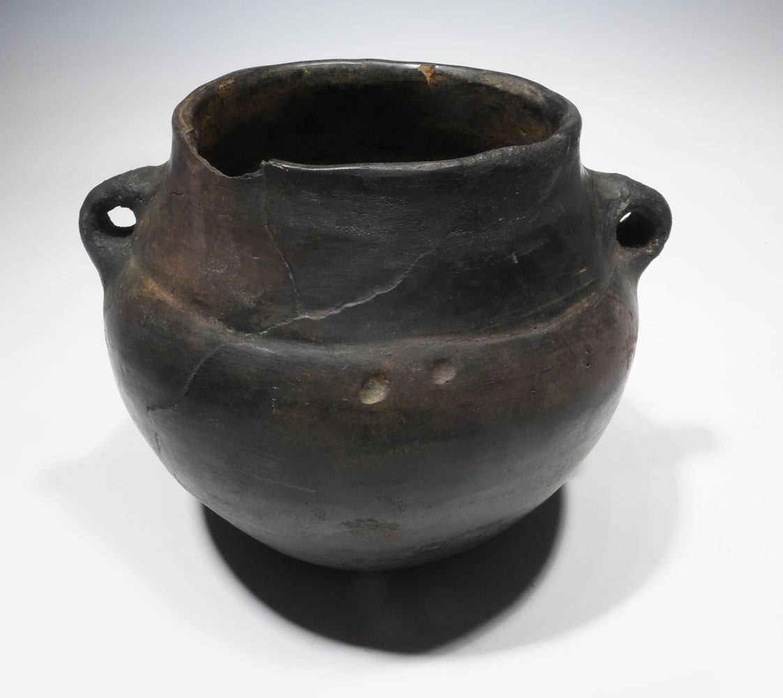 RARE BLACKWARE PRESTIGE CERAMIC HANDLED POT FROM THE LUSATIAN URNFIELD CULTURE  *URN32