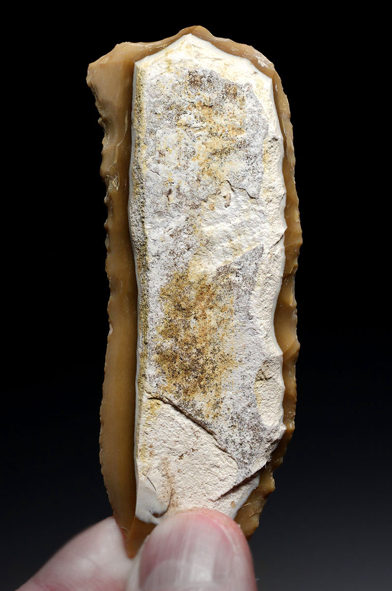 IMPRESSIVE LARGE AESTHETIC BALKAN EARLY NEOLITHIC GOLD FLINT END SCRAPER BLADE FLAKE TOOL FROM THE FIRST FARMING SOCIETY  *N358