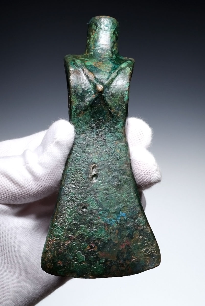 SUPERB ANCIENT LURISTAN BRONZE DECORATED HAMMER WAR AXE FROM THE NEAR EAST  *LUR468