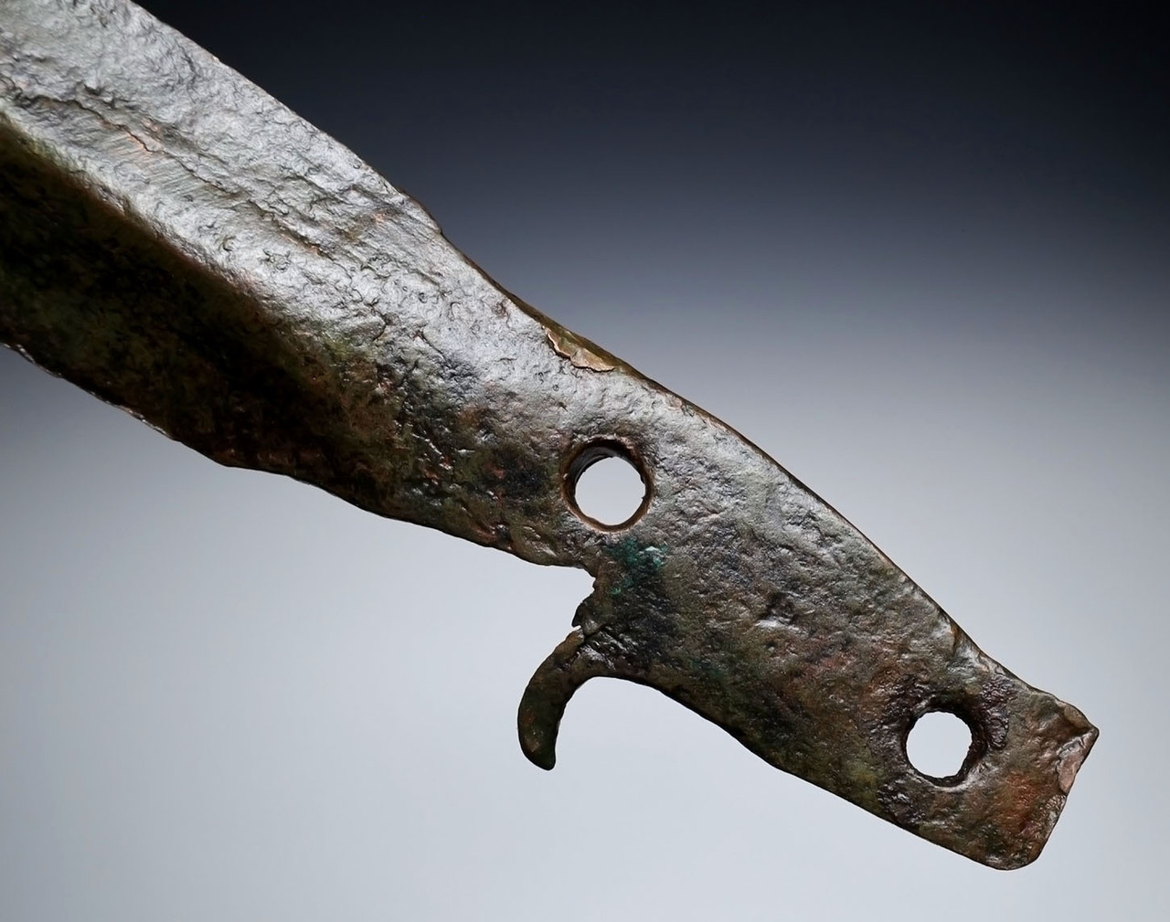 EXTREMELY RARE LARGE ANCIENT COPPER BARBED PIKE SPEARHEAD FROM THE COPPER HOARD GANGETIC CULTURE OF THE LATE HARAPPAN PERIOD  *LUR470