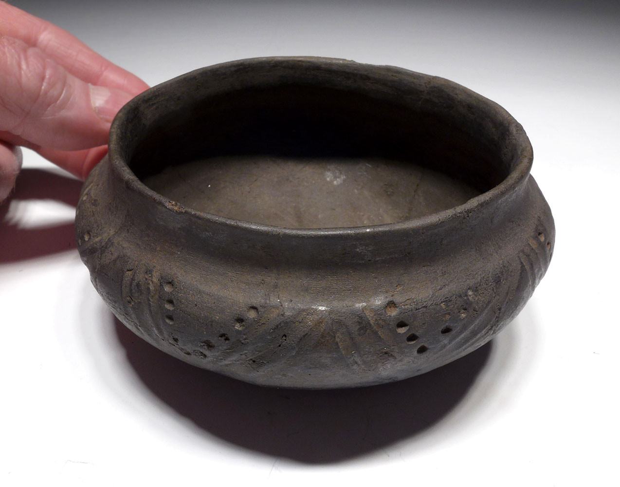 RARE DECORATED BLACKWARE PRESTIGE CERAMIC FROM THE URNFIELD LUSATIAN CULTURE  *URN42