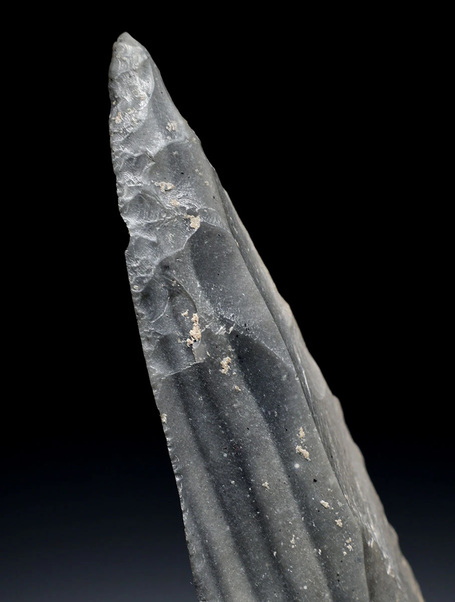 CHOICE MAYAN PRE-COLUMBIAN STEMMED MACRO BLADE DAGGER FLAKED STONE KNIFE WITH HANDLE  *PC670
