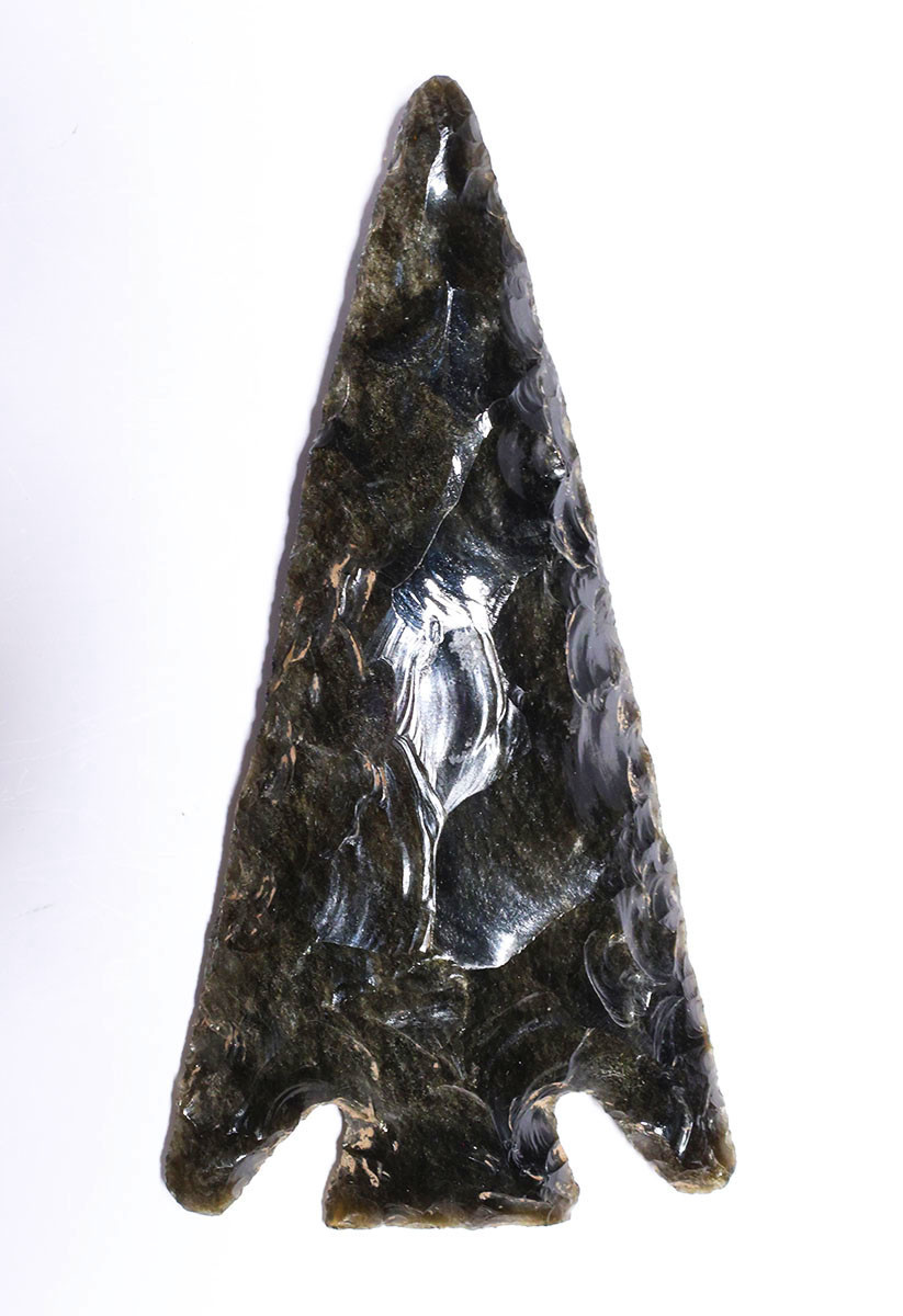 GIANT SPECTACULAR ROYAL CEREMONIAL MAYAN PRE-COLUMBIAN GREEN SHEEN OBSIDIAN BARBED SPEARHEAD  *PC667