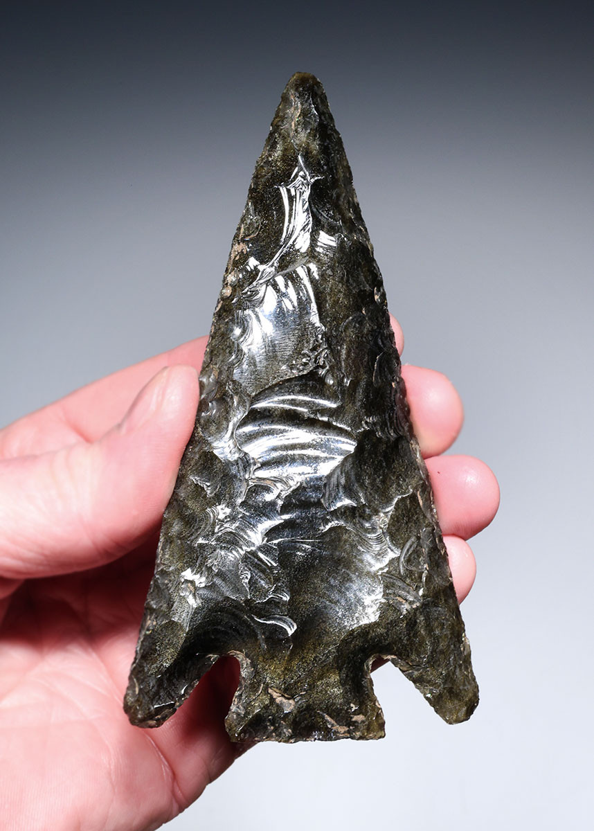 GIANT SPECTACULAR ROYAL CEREMONIAL MAYAN PRE-COLUMBIAN GREEN SHEEN OBSIDIAN BARBED SPEARHEAD  *PC667