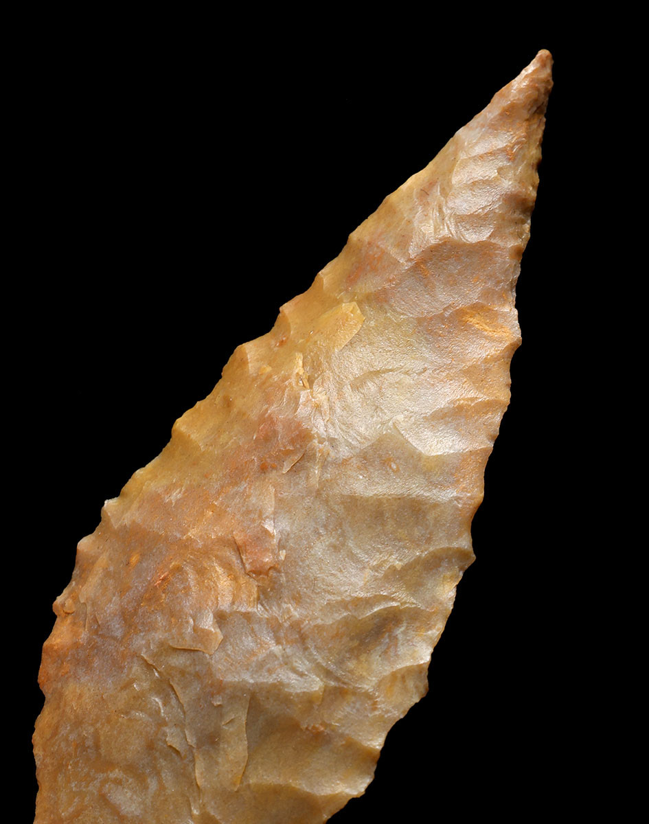 FINEST INTACT NEEDLE-TIPPED CAPSIAN AFRICAN NEOLITHIC SERRATED ARROWHEAD  *CAP490