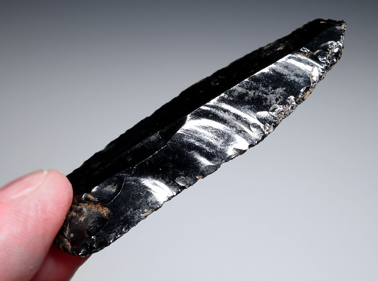 UNBROKEN AZTEC PRE-COLUMBIAN OBSIDIAN PRISMATIC BLADE WITH USE WEAR FOR RITUAL BLOOD-LETTING SACRIFICE  *PC677