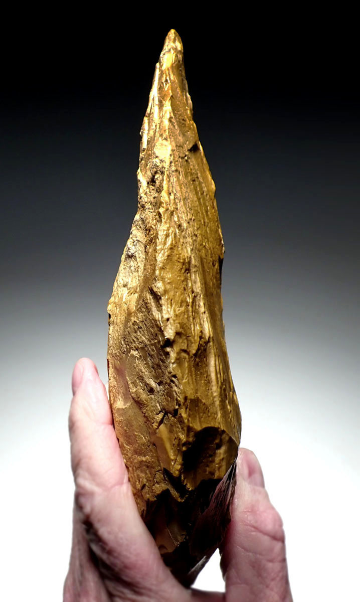 UNUSUALLY LARGE GOLDEN INVESTMENT-CLASS AMYGDALOID ACHEULEAN HAND AXE MADE BY HOMO ERGASTER FROM STONE AGE AFRICA  *ACH475
