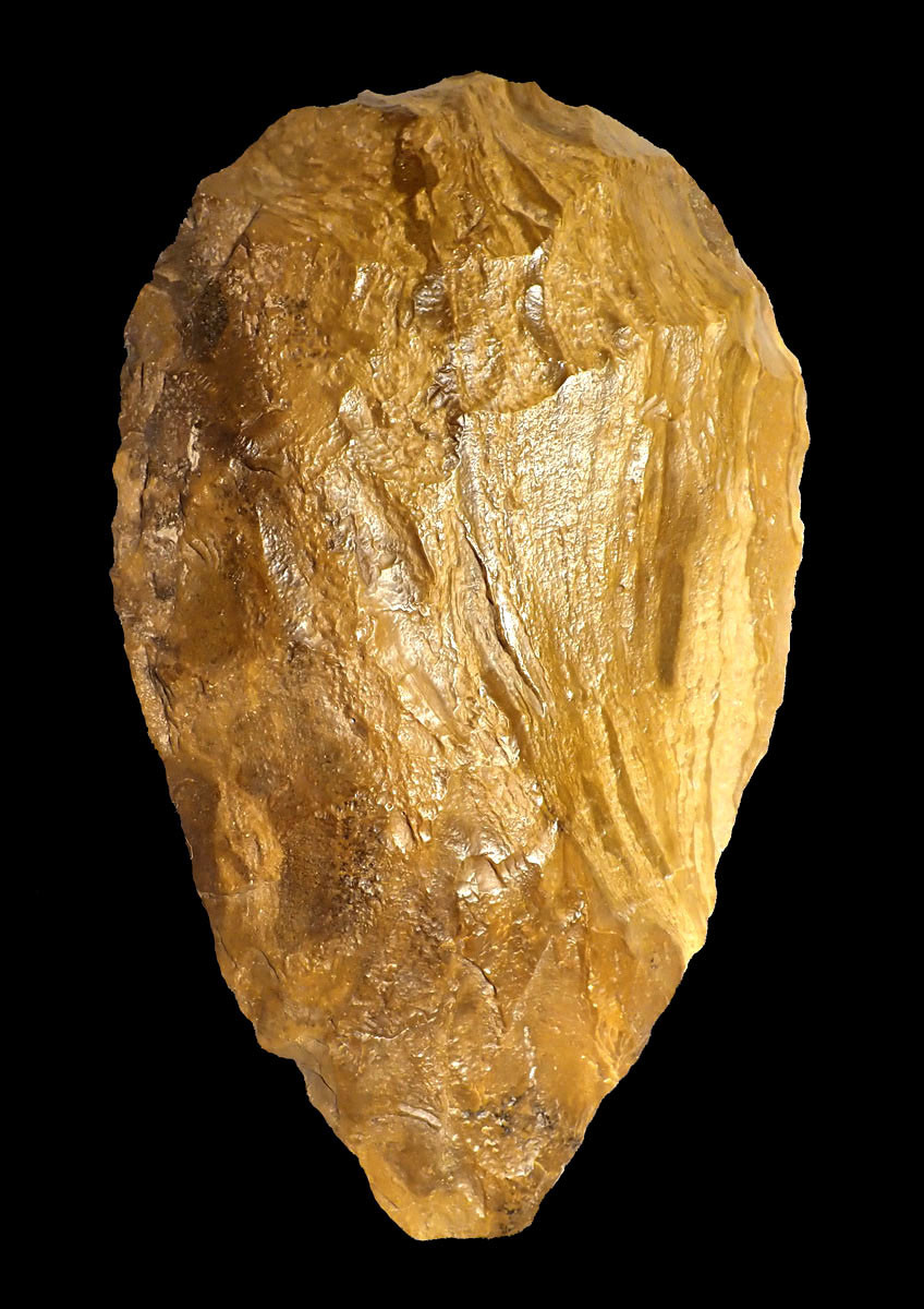 UNUSUALLY LARGE GOLDEN INVESTMENT-CLASS AMYGDALOID ACHEULEAN HAND AXE MADE BY HOMO ERGASTER FROM STONE AGE AFRICA  *ACH475