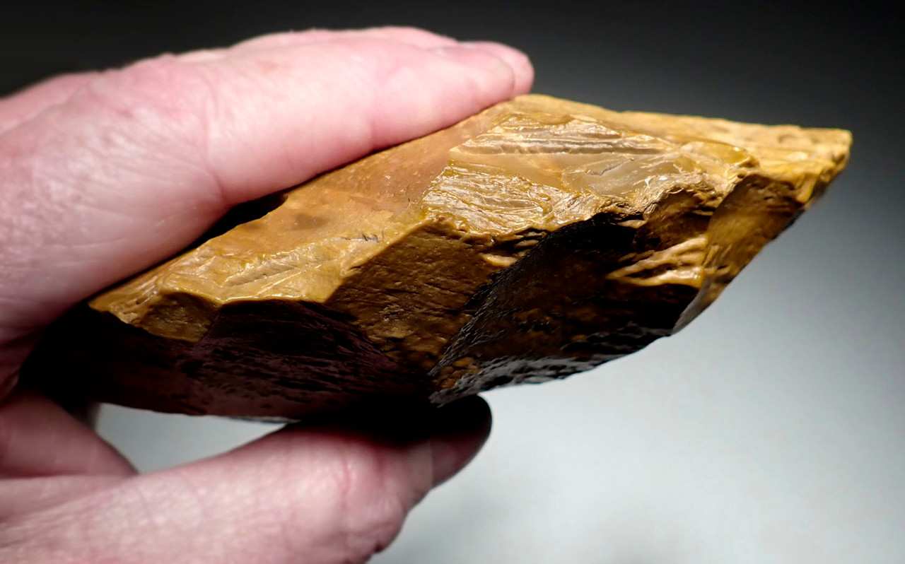 UNUSUALLY LARGE GOLDEN INVESTMENT-CLASS AMYGDALOID ACHEULEAN HAND AXE MADE BY HOMO ERGASTER FROM STONE AGE AFRICA  *ACH475